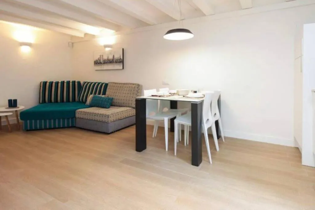 Beautiful And Best Location Apt Barcelona Lägenhet